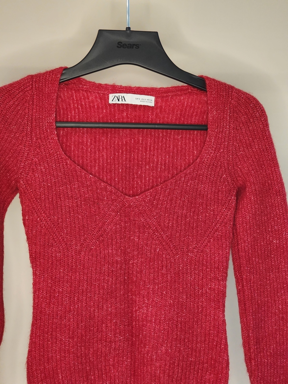 ZARA Red Ribbed V-Neck Sweater - Picture 3 of 6